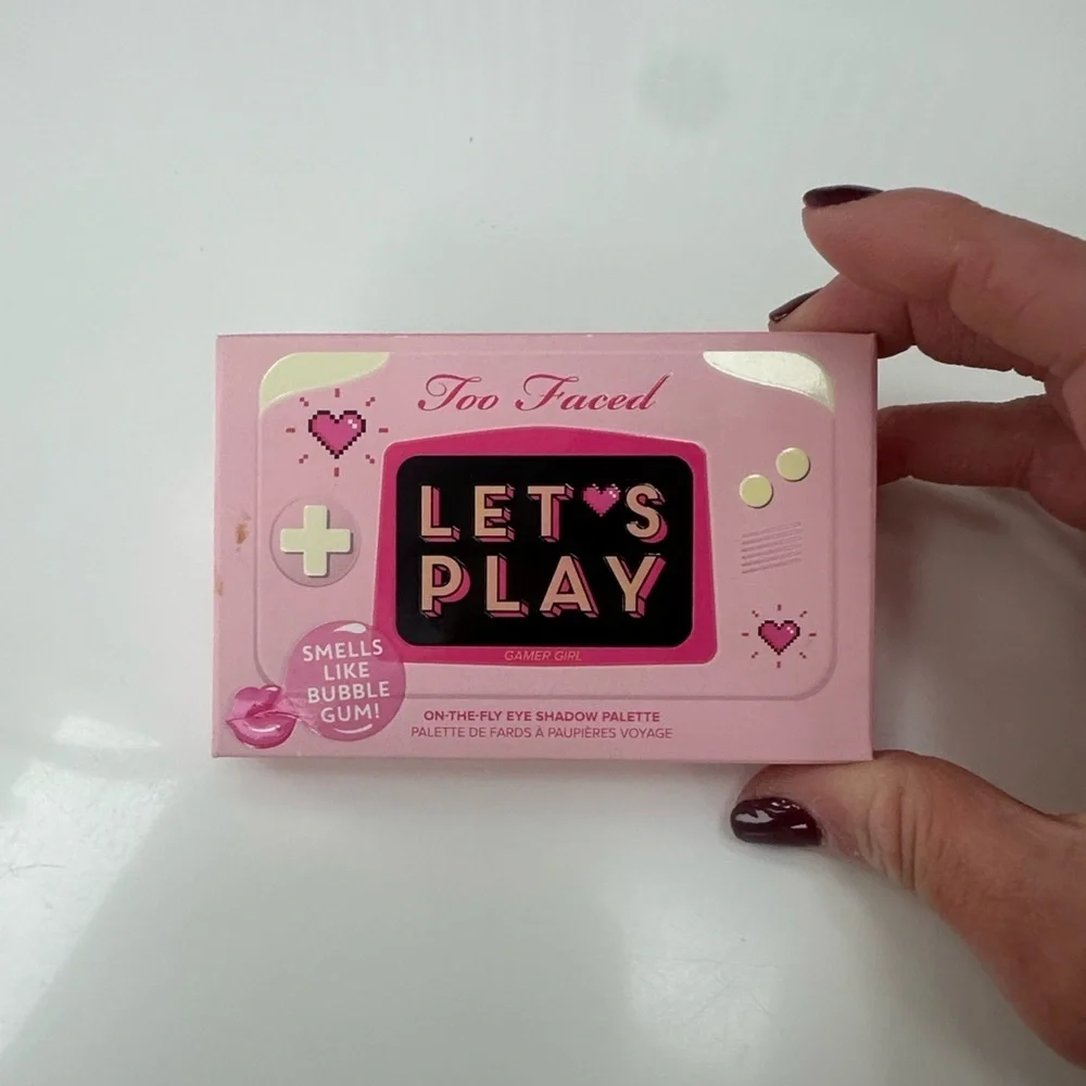 NWT Let's Play Mini Eye Shadow Palette